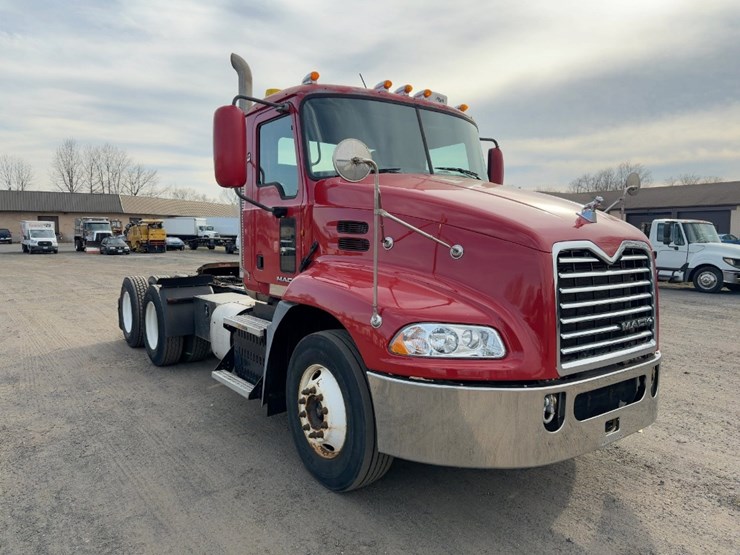 2013-mack-pinnacle-cxu613-image-7