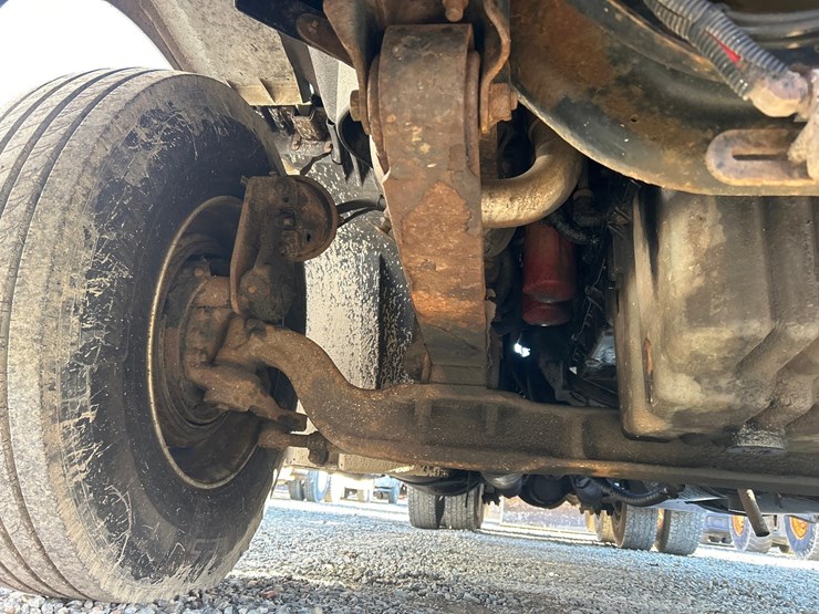 2002-massey-ferguson-8-image-38