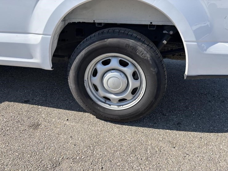 2017-ford-f150-xl-image-5