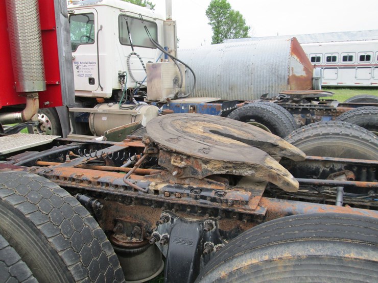 #46169-•-2007-freightliner-columbia-t/a-sleeper-truck-tractor-1fuja6cy07lx38975-image-8