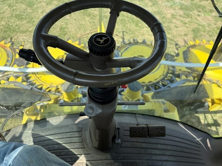 2019-john-deere-9700i-image-36