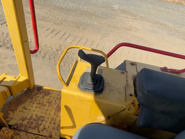 1994-caterpillar-d3c-iii-image-33