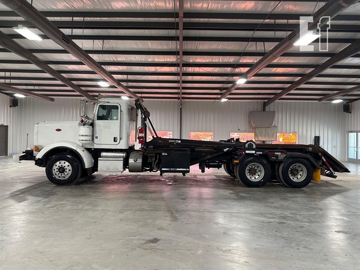 2017-peterbilt-367-image-5