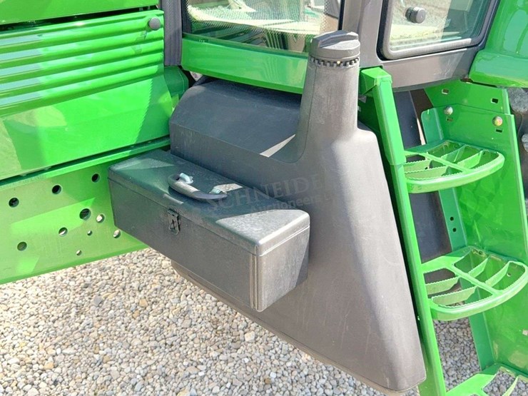 2004-john-deere-7320-image-96