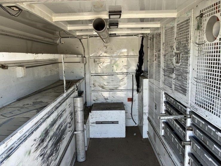 2011-ford-f550-image-10