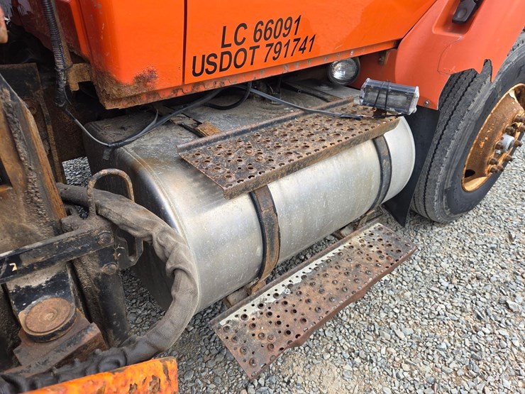 2002-international-7300-image-23