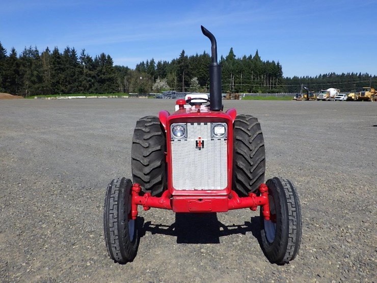 international-tractor-image-2