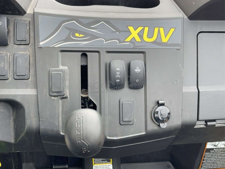 2022-john-deere-gator-image-27