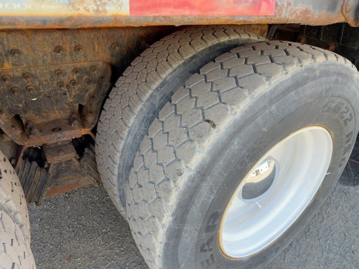 2012-international-7600-image-17