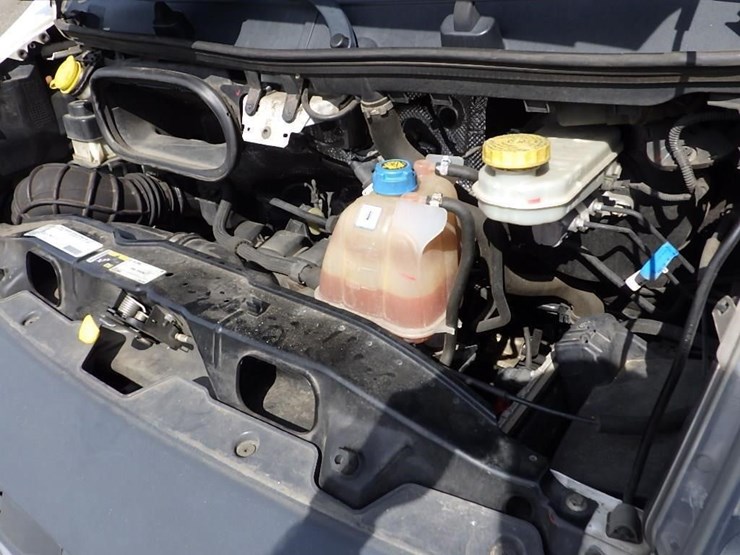 2018-dodge-3500-image-18