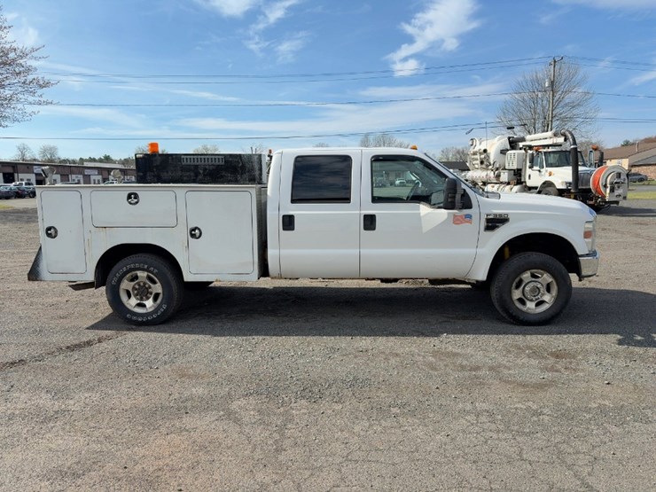 2010-ford-f350-xlt-image-6