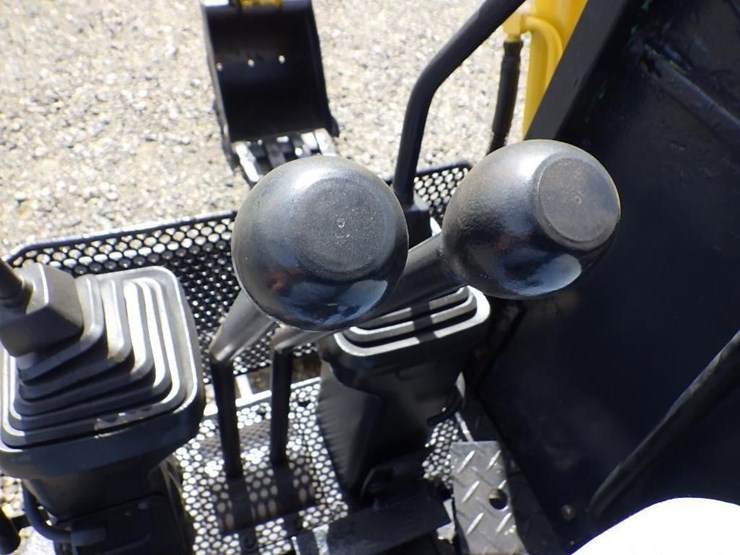 komatsu-pc28uu-image-32