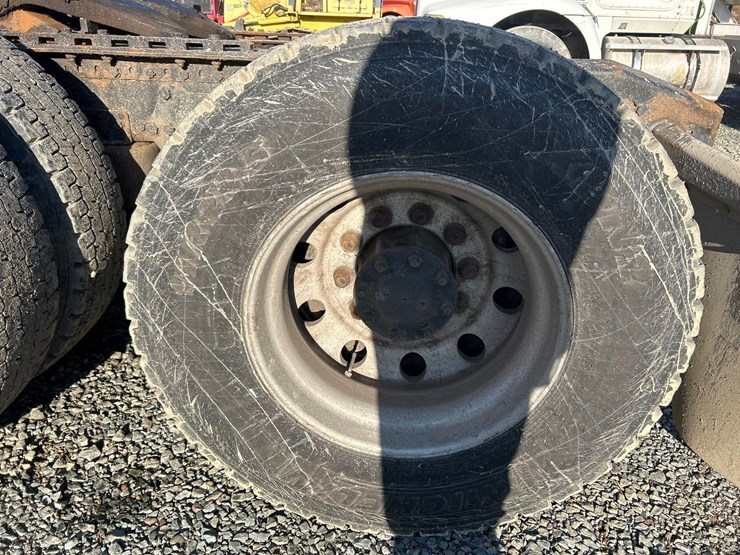 2002-massey-ferguson-8-image-92