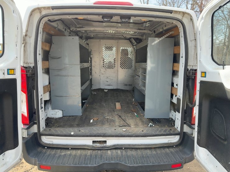 2016-ford-transit-image-13