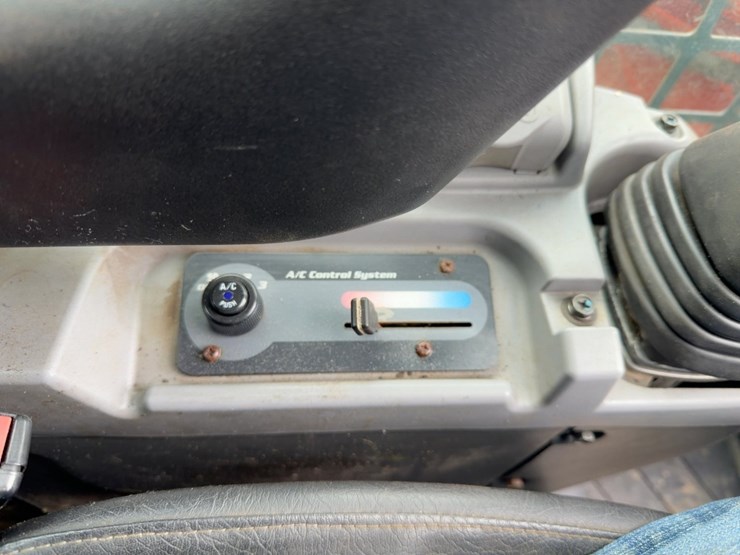 2020-kubota-svl95-2s-image-21