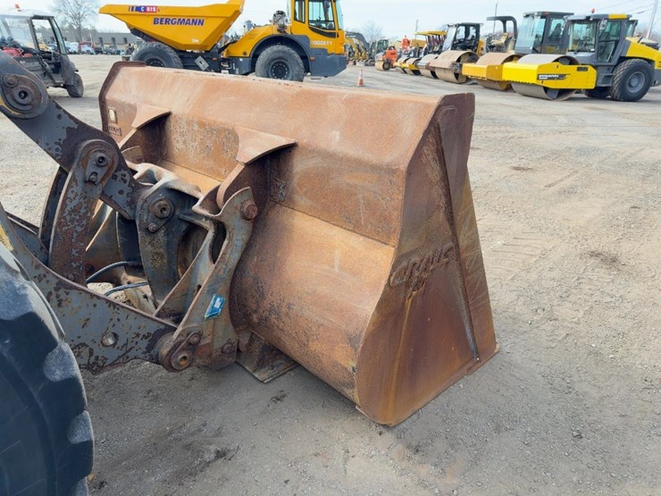 2013-volvo-l70g-image-11