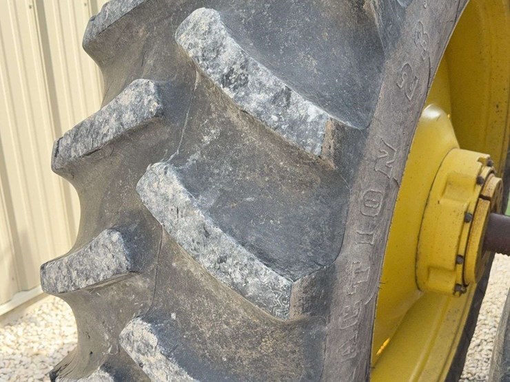 john-deere-200-image-55