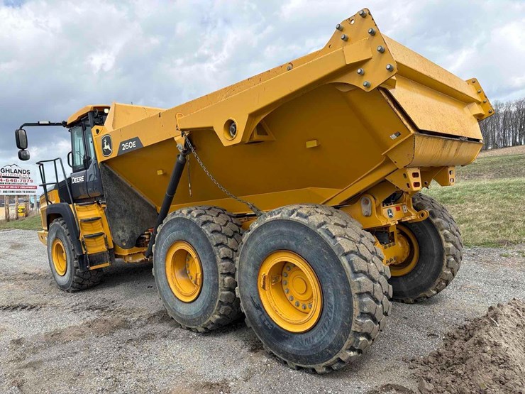 2023-deere-260e-image-6