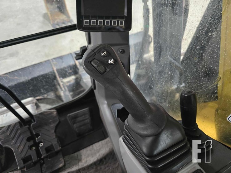 2022-caterpillar-307.5-image-20