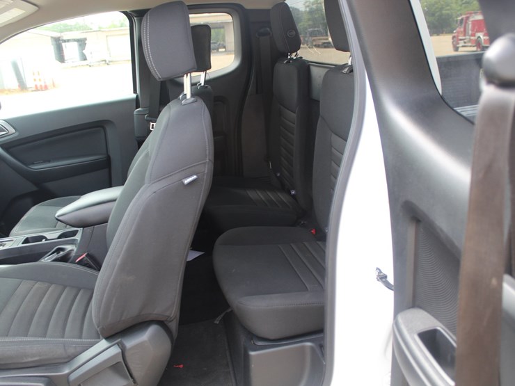 2022-ford-ranger-xlt-image-10