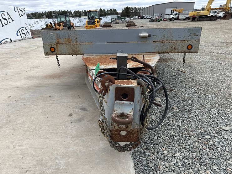 2005-massey-ferguson-8-image-8