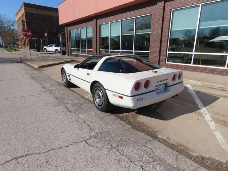 1985-chevrolet-corvette-image-10