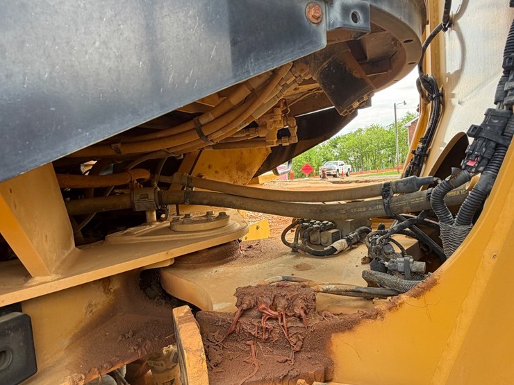 2016-caterpillar-926m-image-14