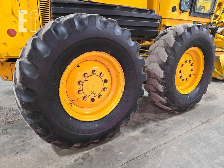 2004-caterpillar-120h-image-26