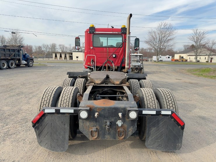 2013-mack-pinnacle-cxu613-image-4