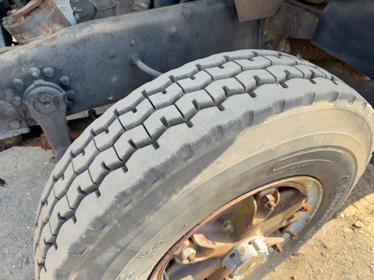 1984-mack-dm686s-image-9