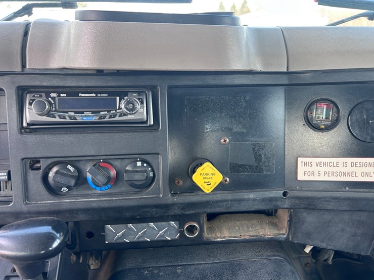 #1008-•-international-cab-and-chassis-image-53