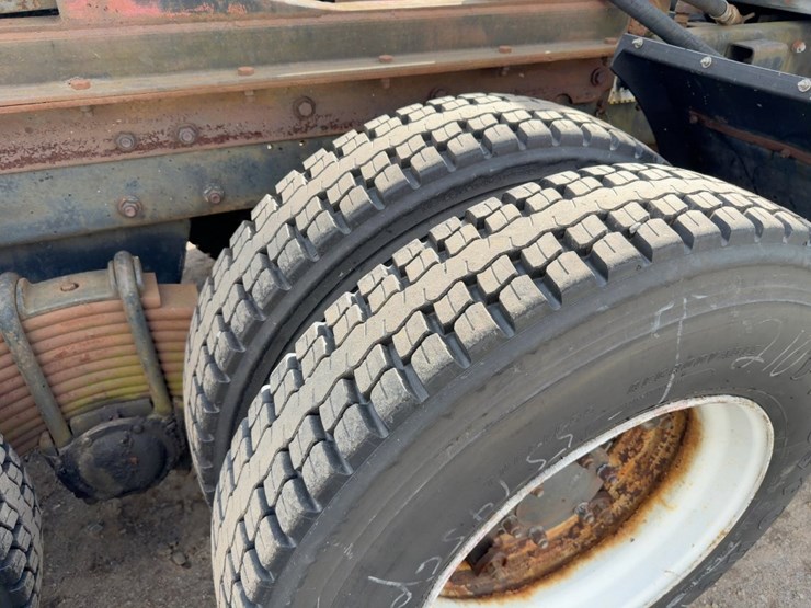 1990-mack-rd688s-image-16