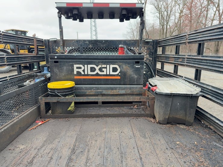 2006-ford-f550-xl-image-14