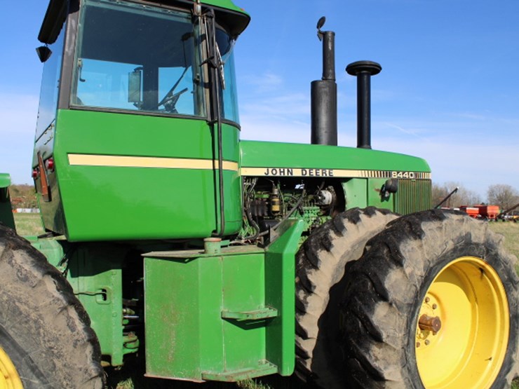 john-deere-8440-image-7