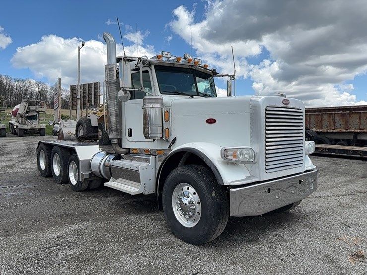 2013-peterbilt-388-image-3