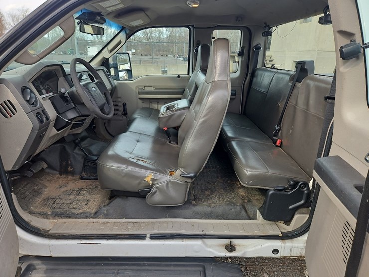 2009-ford-f250-xl-image-15