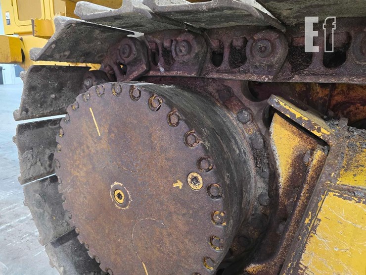 2016-deere-655k-image-32