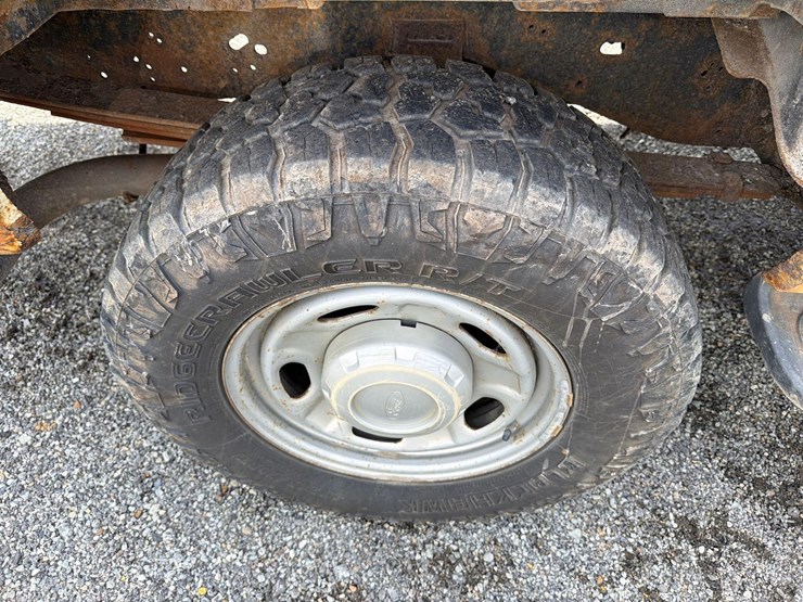 2012-ford-e350-image-10