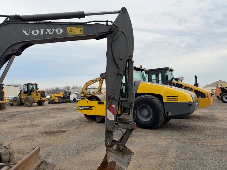 2014-volvo-ecr58d-image-10