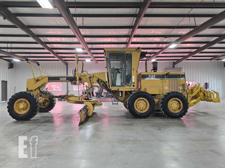 1997-caterpillar-143h-image-5