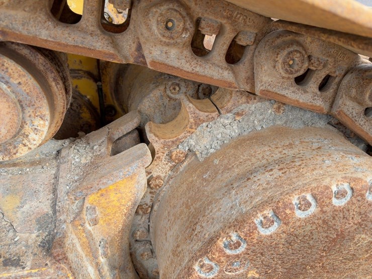 2014-deere-750k-lgp-image-22