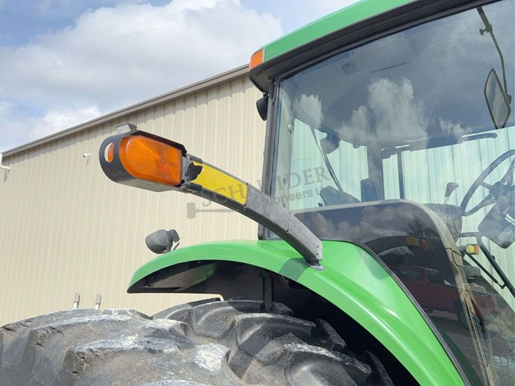 john-deere-200-image-36