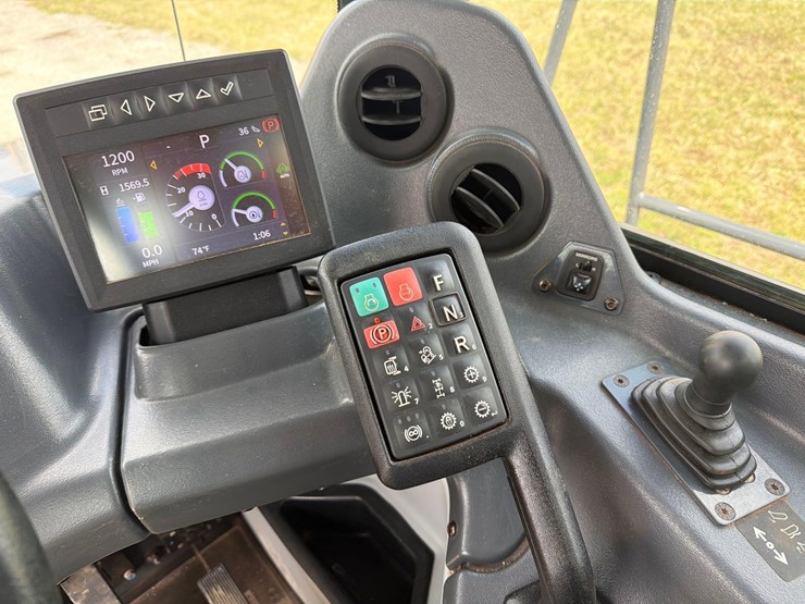 2023-deere-260e-image-18