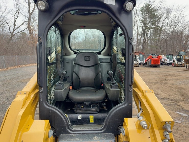 2023-caterpillar-279d3-image-18