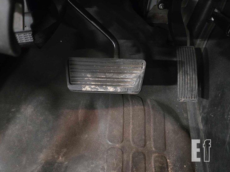 2017-chevrolet-express-2500-image-11