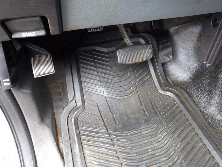 2011-ford-f550-image-23