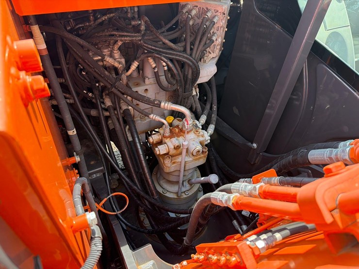 2019-hitachi-zx120-6-image-22