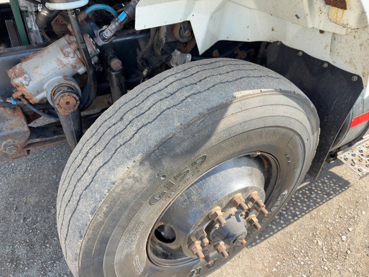 2006-international-7400-image-12