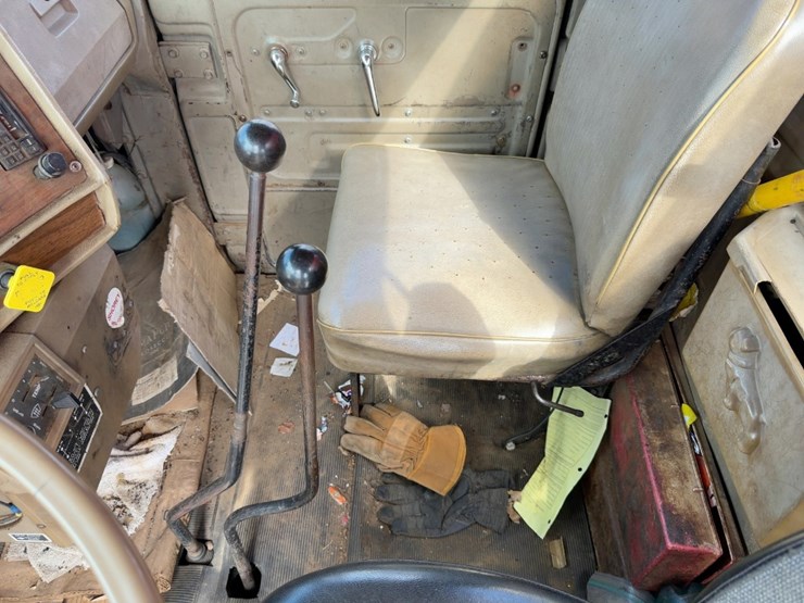 1983-mack-rd685s-image-22