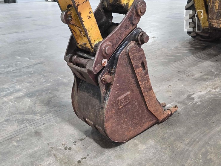 2003-caterpillar-420d-it-image-16